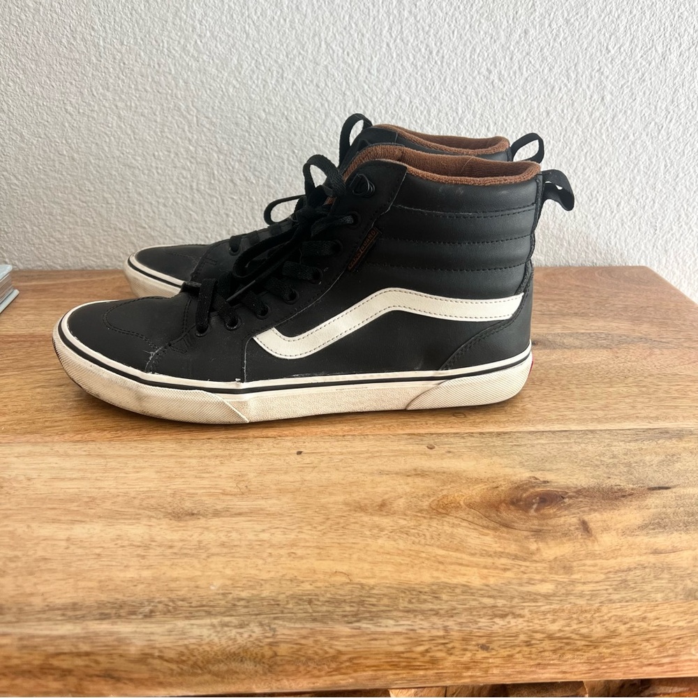 Men’s high top black leather vans